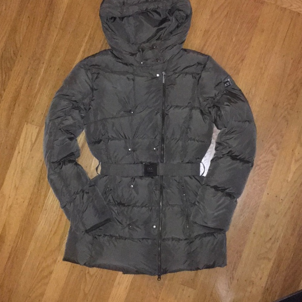ADD DOWN Women’s hooded down puffer jacket with belt. XS